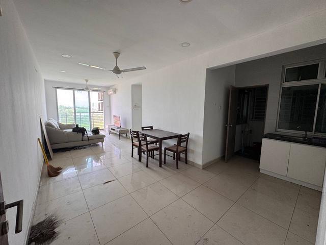 Larkin Height Apartment Larkin 3 bedrooms partial 2 carparks