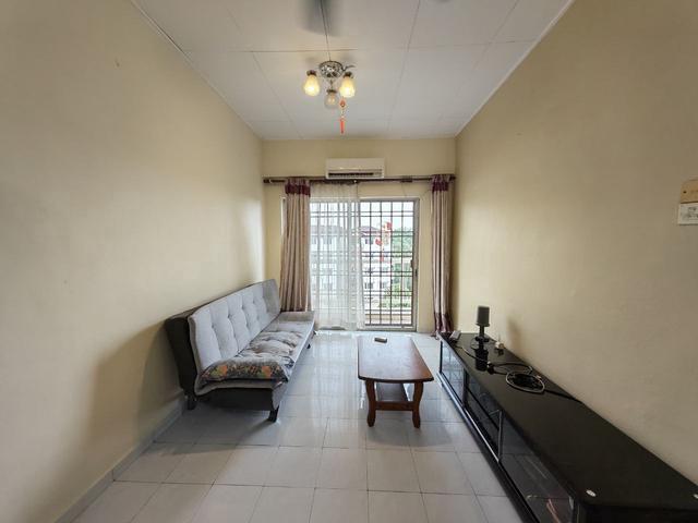 Larkin Heights JB Town 3 Bed Apartment For Sale
