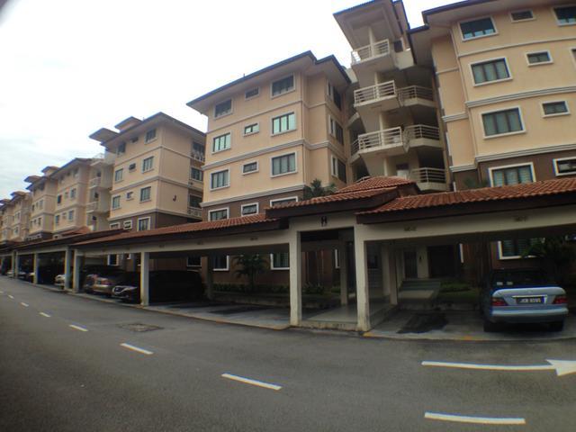 LARKIN RESIDENT Apartment 40k Below Market Near KPJ CIQ Jb Town