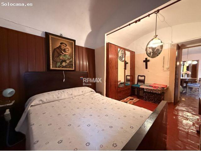 LArmentera | Casa de pueblo de 192 m2 con patio, terraza y gran potencial