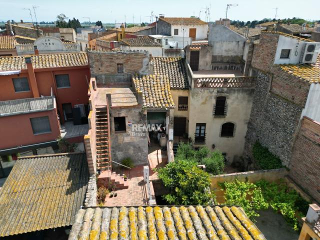 L'Armentera | Casa de pueblo de 192 m² con patio, terraza y gran potencial