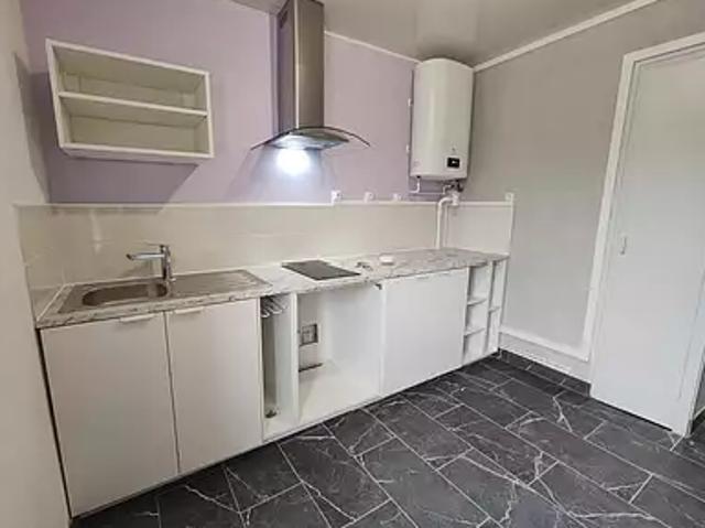 Laroche Saint Cydroine 89400 Location appartement 2 pièces t2 au dernier étage cave