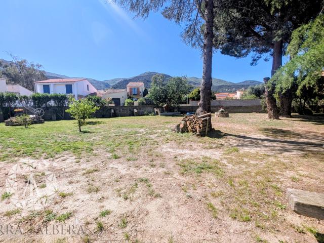 Laroque des Albères Beau TERRAIN constructible