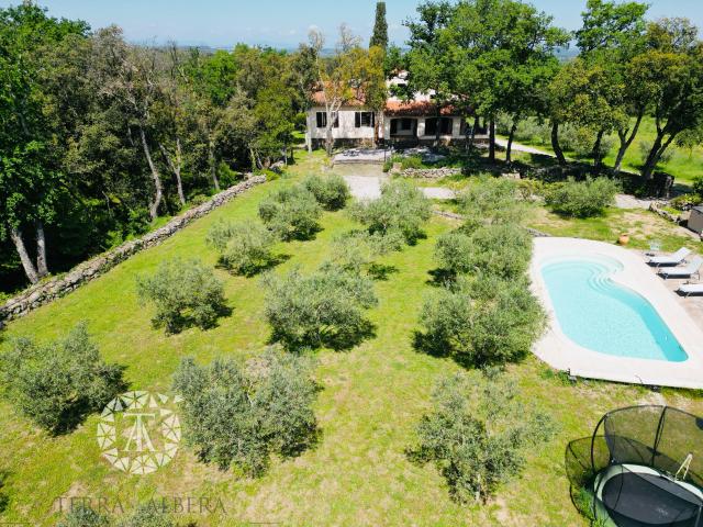 Laroque Des Albères Belle villa au calme avec piscine