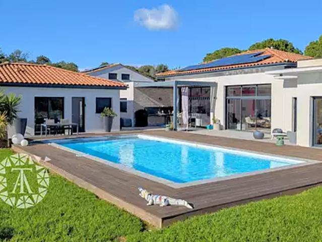 Laroque des Albères 66740 Achat / Vente maison 8 pièces t8