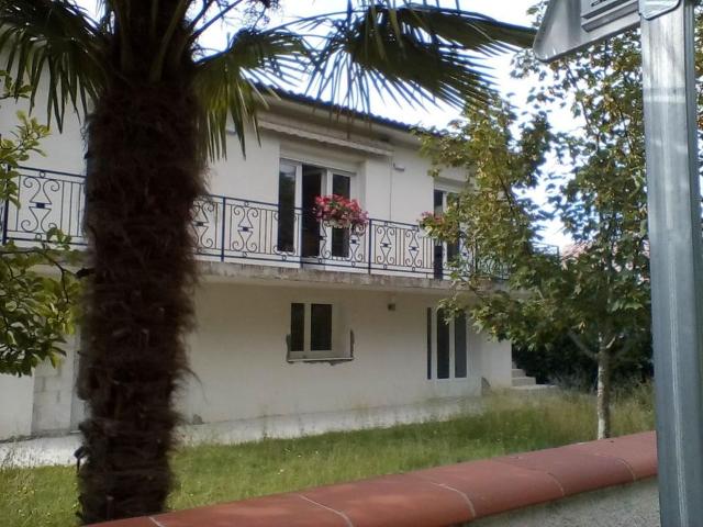 Laroque Timbaut Location Maison 47