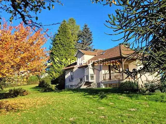 Laroquebrou 15150 Achat / Vente maison 8 pièces t8 terrasse