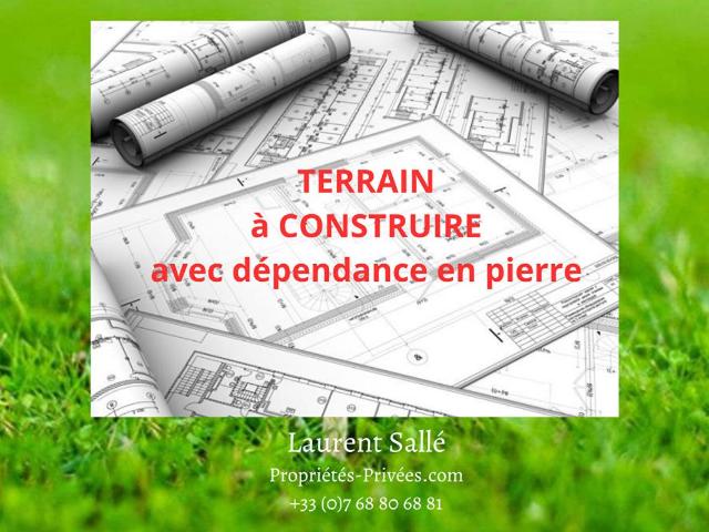 LARRÉ 56230: Terrain de 780 m² avec bâtisse en pierres à rénover
