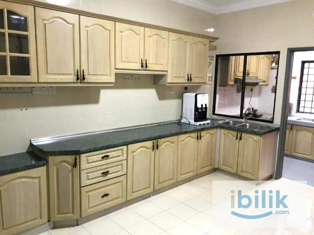 Last medium room attached bathroom full furnish bandar sungai long