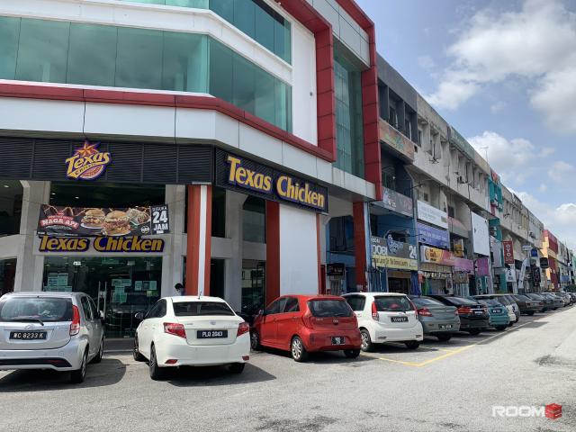 Last Minute Change Job At Bandar Utama❓ We Have Huge Room Choice For You !