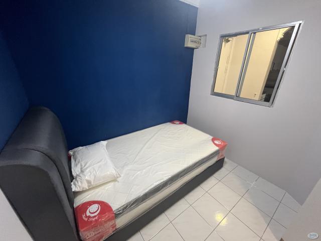 LAST UNIT Queen Room at Pantai Hillpark 2 Free WiFi Walking to LRT