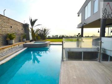 LAS CASUARINAS, CASA DE 2 PLANTAS CON 5 DORMITORIOS Y PISCINA