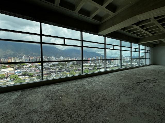 Las Mercedes/Torre Luxor /Oficina/Techados 1010M2+Terraza 1030M2