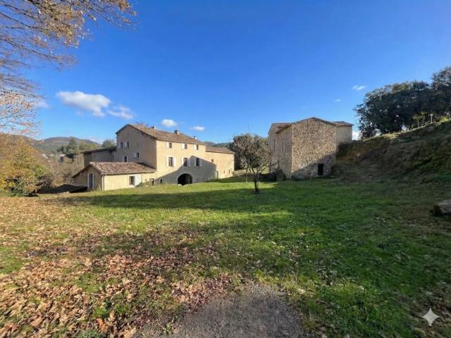 Lasalle, propriété Cévenole 190m² sur 11ha, 4 chs + clède 80m²+100m²dépendance