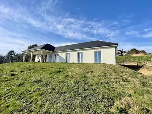 Lascaux 19130 Achat / Vente maison 4 pièces t4 au dernier étage terrasse