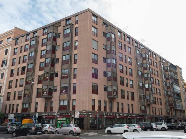 Lasciati travolgere da un frenetico quartiere commerciale