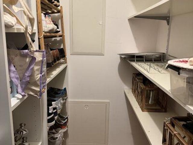 Lassen Sie es sich gut gehen in Ihrer neuen Wohnung in St. Johannis! Balkon Badewanne Aufzug