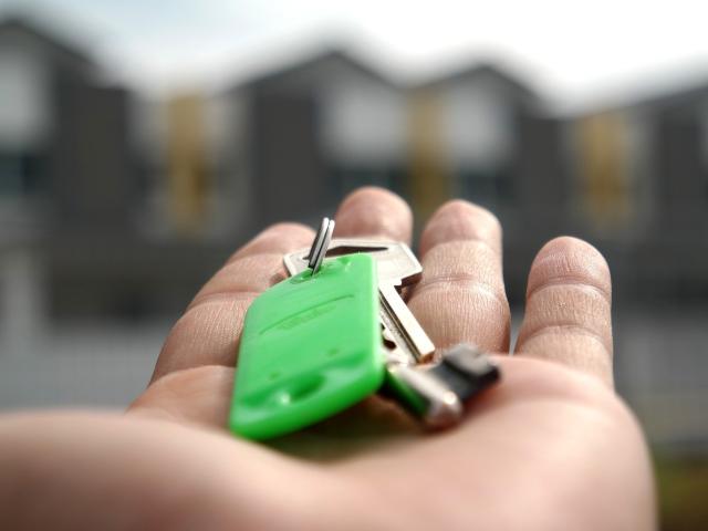 Mit Schwung kostengünstig in die eigene Immobilie Zweifamilienhaus