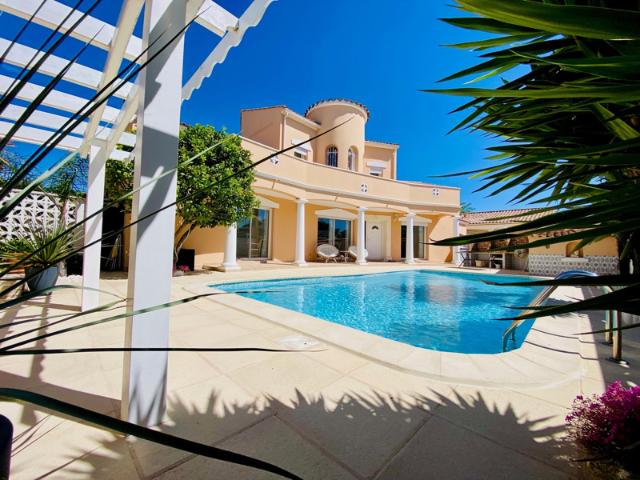LATTES CENTRE Superbe Villa T5 de 170m2 sur 450m2 de terra