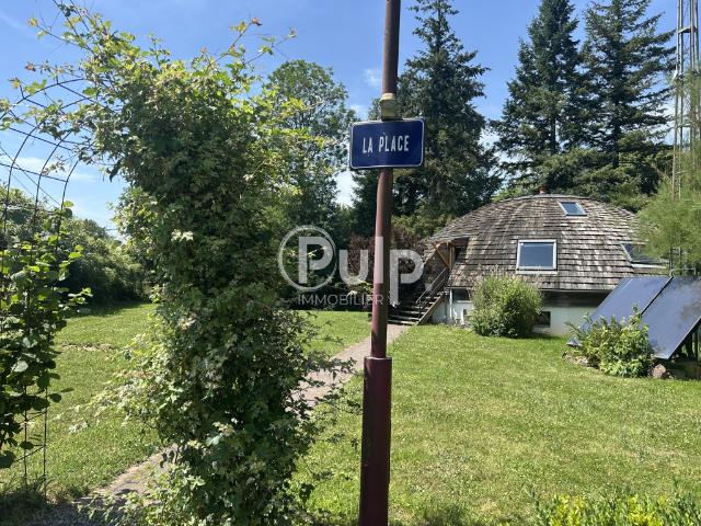 L'atypique « Maison ronde » à Rebreuve sur Canche Un havre de paix en bois au bord de l'eau
