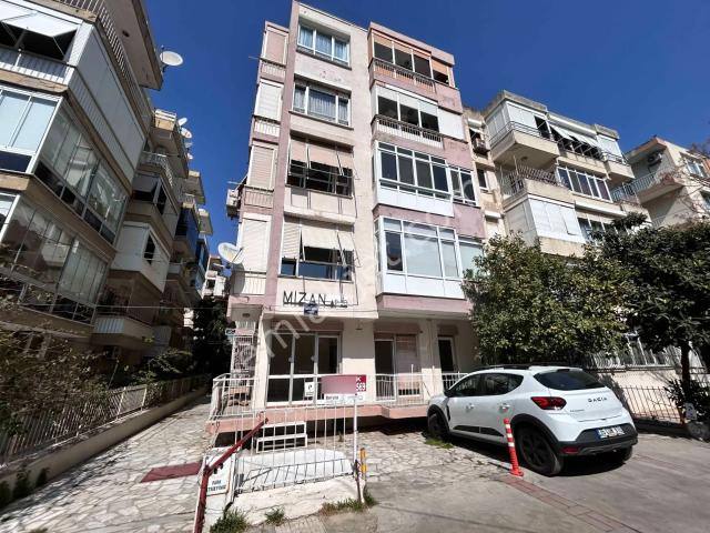 Latife Hanım Sokağında Ofis Kullanımına Uygun Kiralık 3+1 Daire