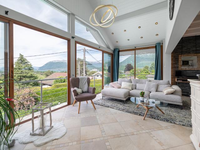 L'Atlantica, villa avec piscine et vue lac