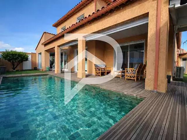 Latour Bas Elne 66200 Achat / Vente maison 6 pièces t6 au dernier étage piscine