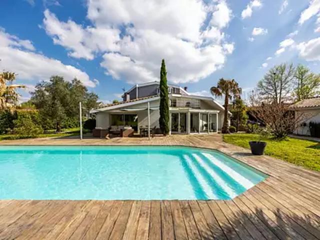 Latresne 33360 Achat / Vente maison 8 pièces t8 piscine jardin