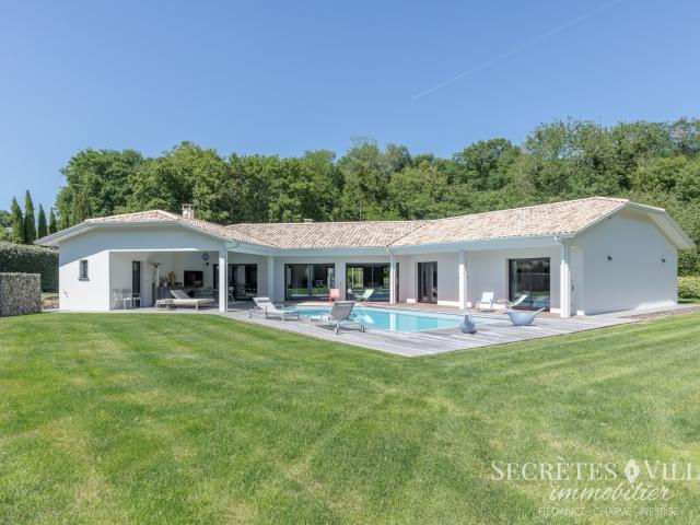 LATRESNE VILLA D'EXCEPTION 225M2 SUR 3294M2 VUE BOIS