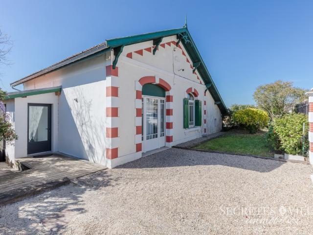 LATRESNE BOURG RAVISSANTE ARCACHONNAISE 102M2 AVEC VUE