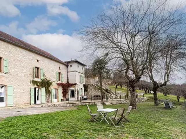 Lauzerte 82110 Achat / Vente maison 9 pièces t9