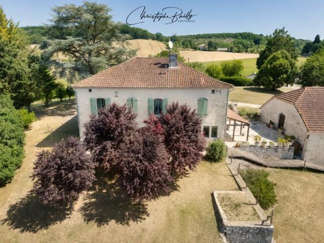 Lauzerte, propriété en pierre avec maison d’amis, piscine et. 310m² Lauzerte