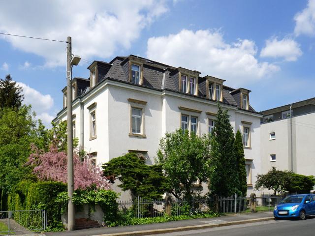 Laubegast, im Hochparterre: EBK + Dusche