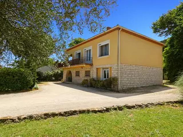 Laudun l'Ardoise 30290 Achat / Vente maison 7 pièces t7 jardin terrasse