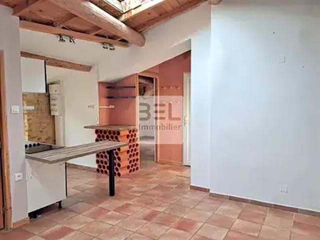 Laudun l'Ardoise 30290 Location appartement 3 pièces t3 au dernier étage