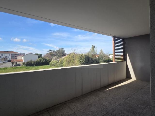 Launaguet, au calme: T2 avec grande terrasse et 2 stationnements