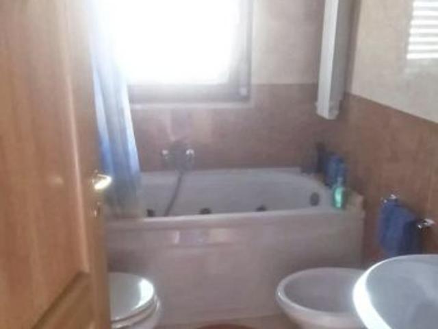 LAURENTINA MONTE MIGLIORE BILOCALE CON TERRAZZO PRIVATO