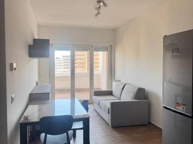 Laurentina bilocale arredato con terrazzo