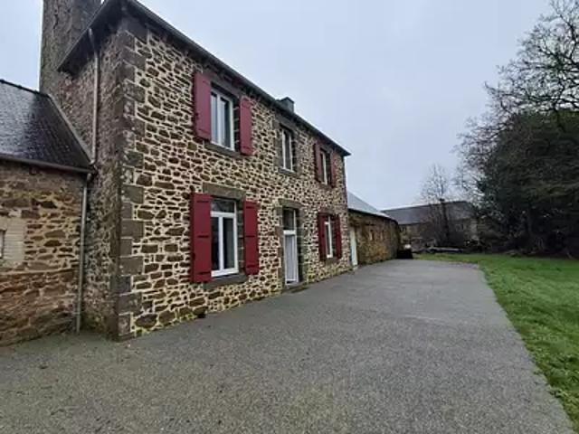 Laurenan 22230 Location maison 7 pièces t7 terrasse