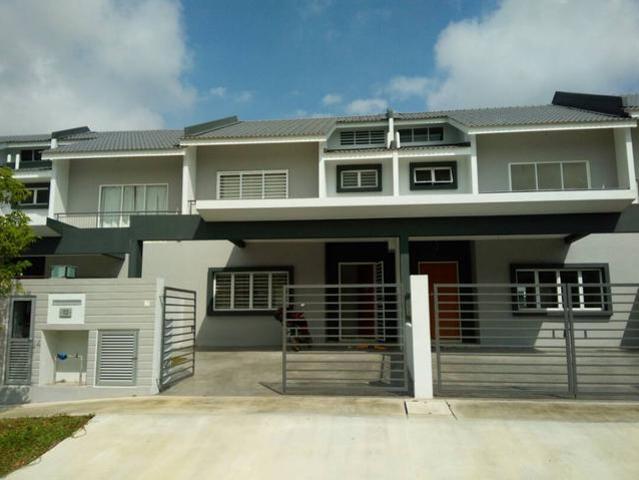 Laurel laman view Cyberjaya 4 bed 3 baths 2 storey terrace house sale