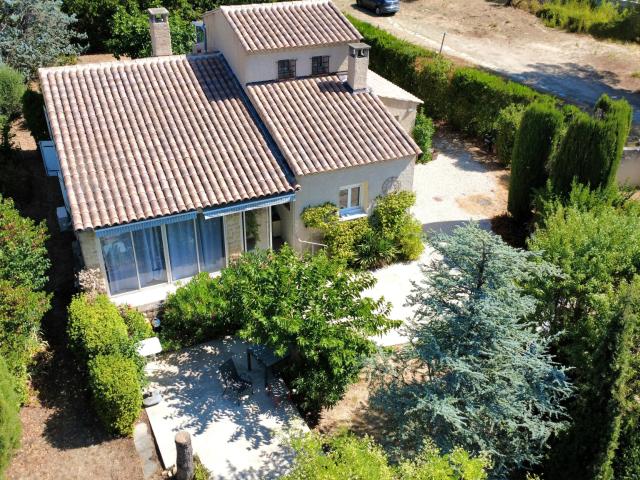 LAURIS CENTRE: Maison T4 de 100 m2 avec garage, atelier sur 1200 m2 de terrain