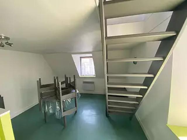 Laval 53000 Location appartement 1 pièce t1 au dernier étage