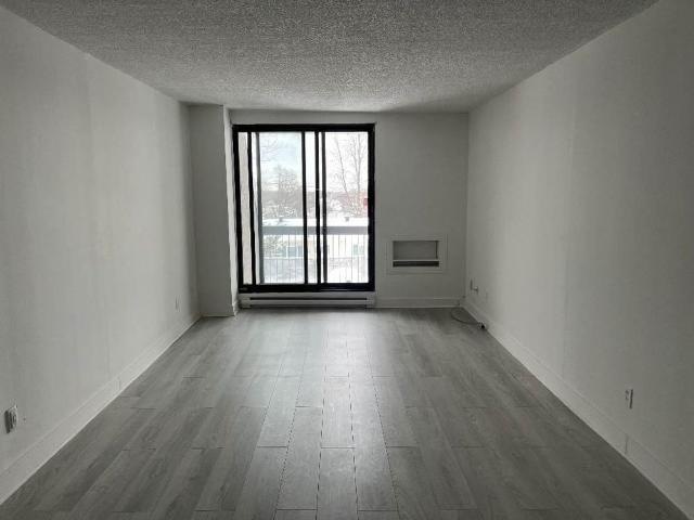 Laval 3 1/2, Tout Inclus Metro Monmorency