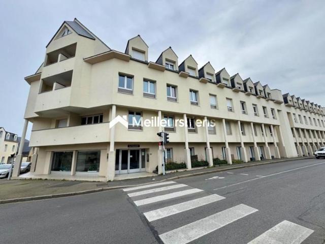 LAVAL Appartement 3 chambres avec place de parking privative