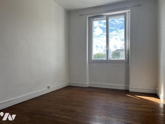 Laval, appartement centre ville