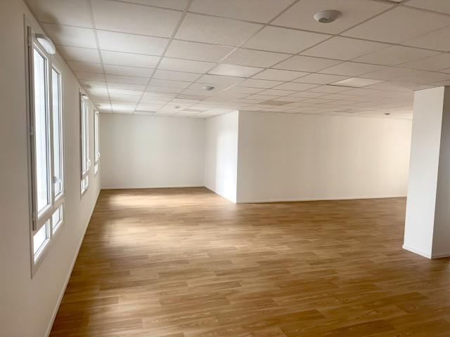 LAVAL GARE PLATEAU BUREAUX