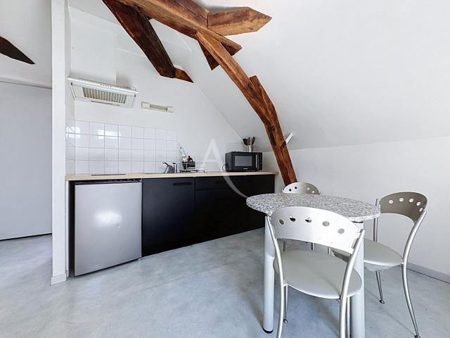 Laval Location Appartement 53