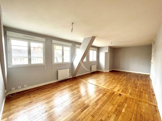 Laval Location Appartement 53