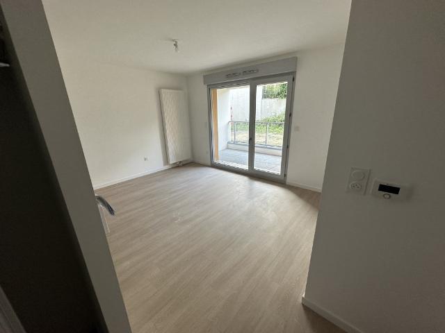 Laval Location Appartement 53