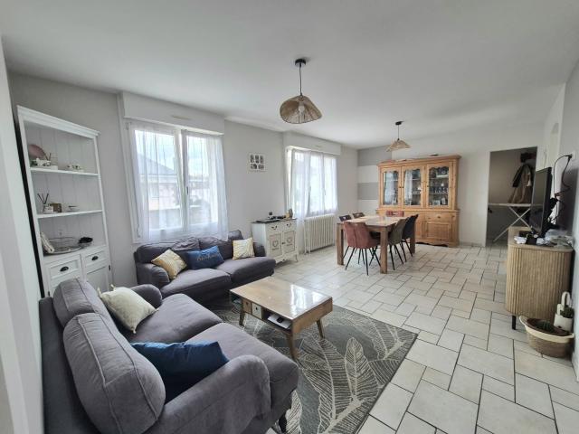 LAVAL PAVILLON DE 83 M² 4 chambres